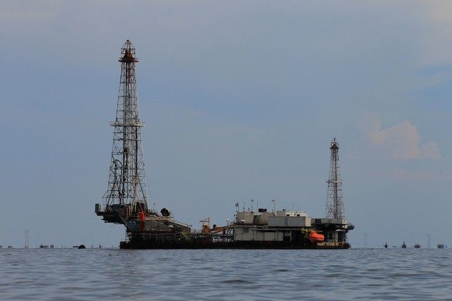 Unas plataformas petroleras en aguas del Lago Maracaibo en Lagunillas, Venezuela