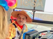 Tras 24 años de servicio, despiden a chofer de Monterrey que decoraba su camión